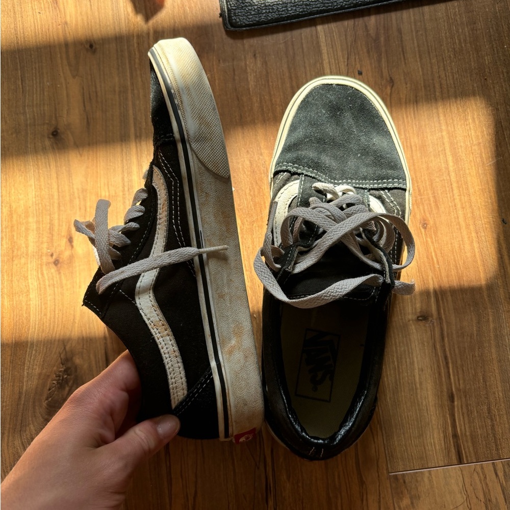 Vans - Picture 2 of 2